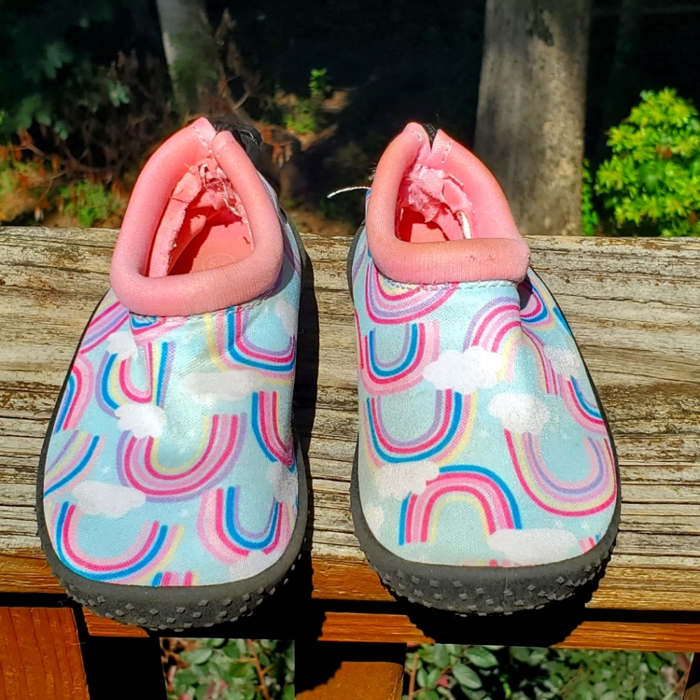 Tommy Bahamas water shoes